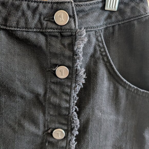Pilcro Anthropologie Black Denim Button-Down Fray Hem Skirt Size 8 - Picture 4 of 8